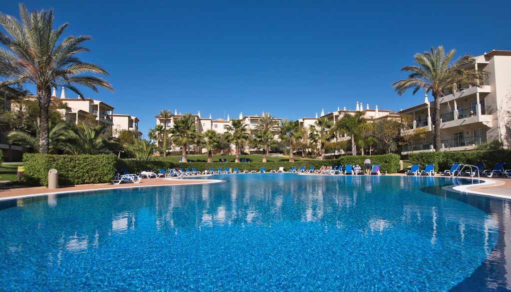 3HB CLUBE HUMBRIA - Updated 2023 Prices & Hotel Reviews (Olhos de Agua,  Portugal - Albufeira)